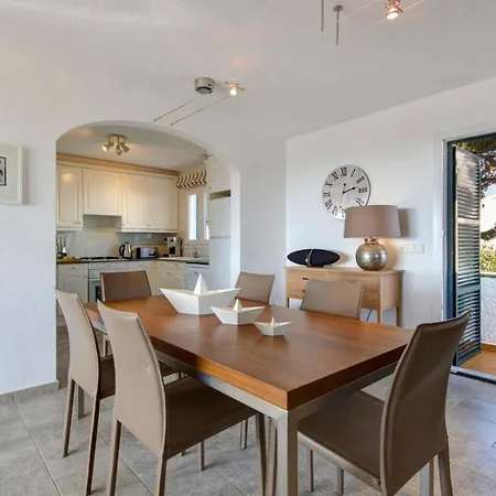 Binibequer Vell Sleeps 8 Pool Air Con Wifi וילה
