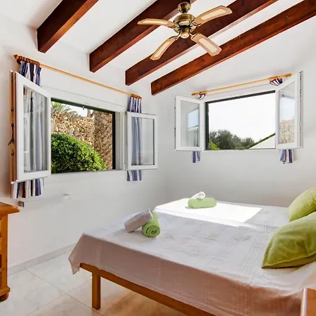 Villa Binibequer Vell Sleeps 8 Pool Air Con Wifi *